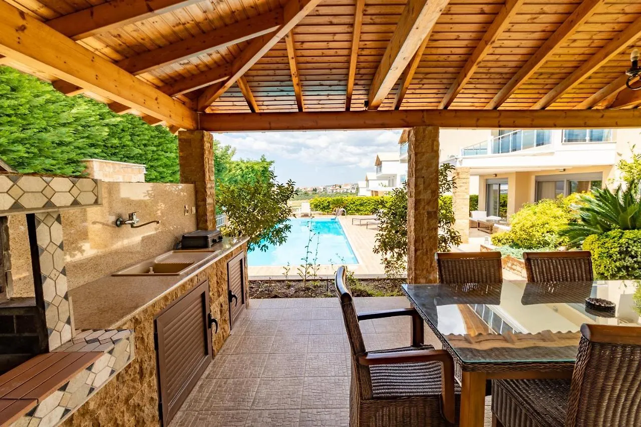 Nefeli & Dina Villas By Diomedes Group Nea Moudania